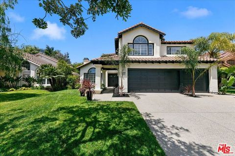 Photo of 2211 Pebble Beach Trail, Oxnard, CA 93036 (MLS # 26831009)