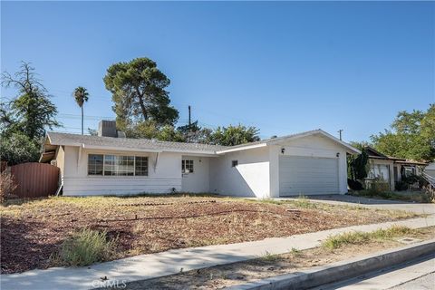 Photo of 614 E Pondera St, Lancaster, CA 93535 (MLS # SR25247275) Photo of 614 E Pondera St, Lancaster, CA 93535 (MLS # SR25247275)