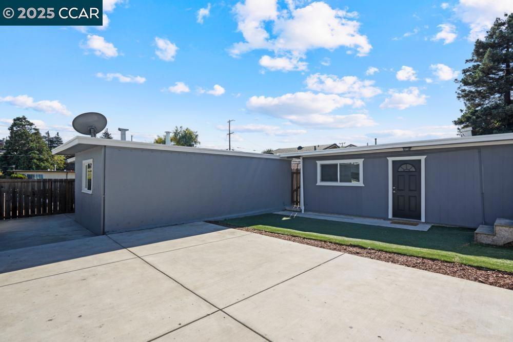 MONTALVIN MANOR - Residential