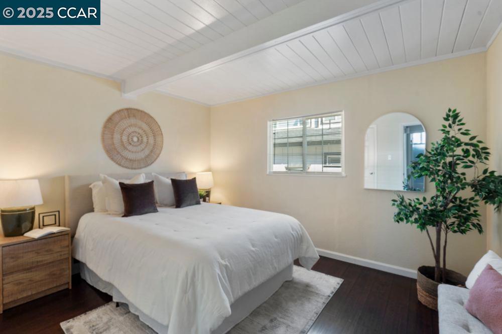 MONTALVIN MANOR - Residential