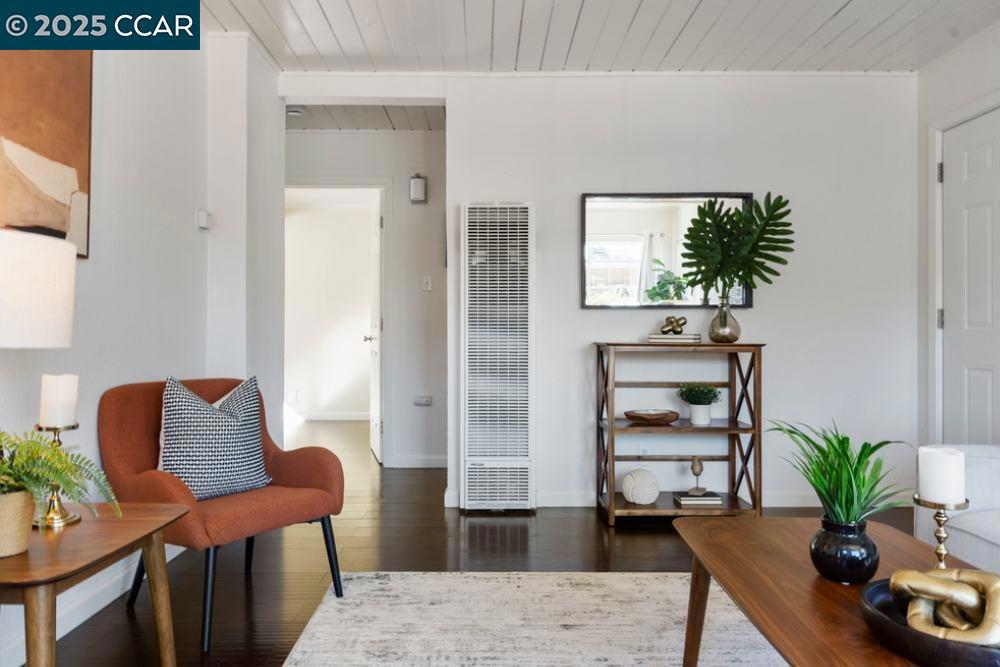 MONTALVIN MANOR - Residential