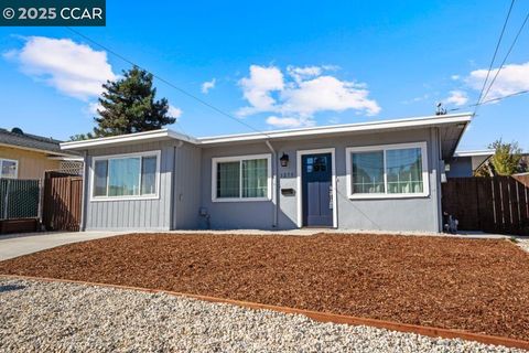 Photo of 1275 Frances Rd, San Pablo, CA 94806 (MLS # 41116560)