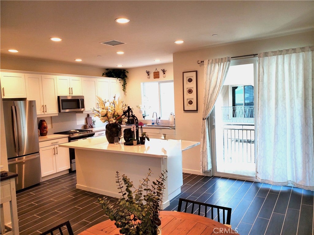 609 Shadowbrook