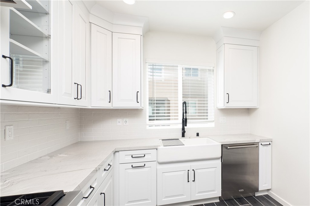 609 Shadowbrook
