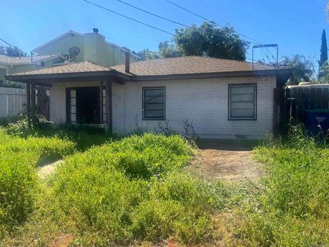 Photo of 12731 Julian Avenue Ave, Lakeside, CA 92040 (MLS # 260005383SD)