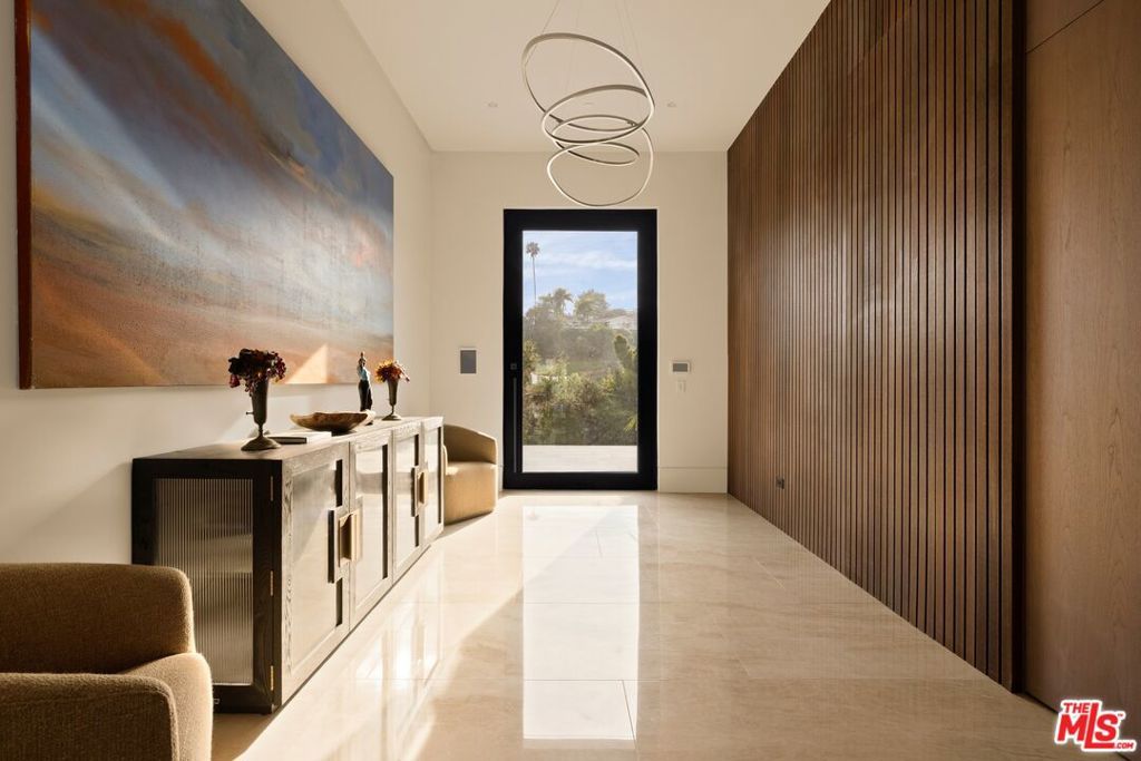 Photo of 822 N Kenter Ave, Los Angeles, CA 90049 (MLS # 26671969)