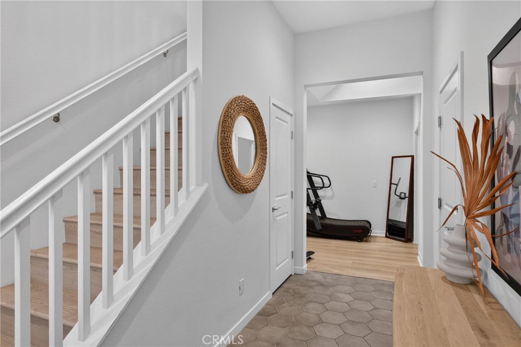 604 White Oaks