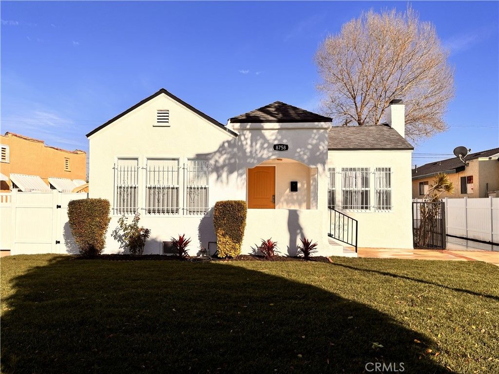 Photo of 8758 S Hobart Blvd, Los Angeles, CA 90047 (MLS # PW26074966)