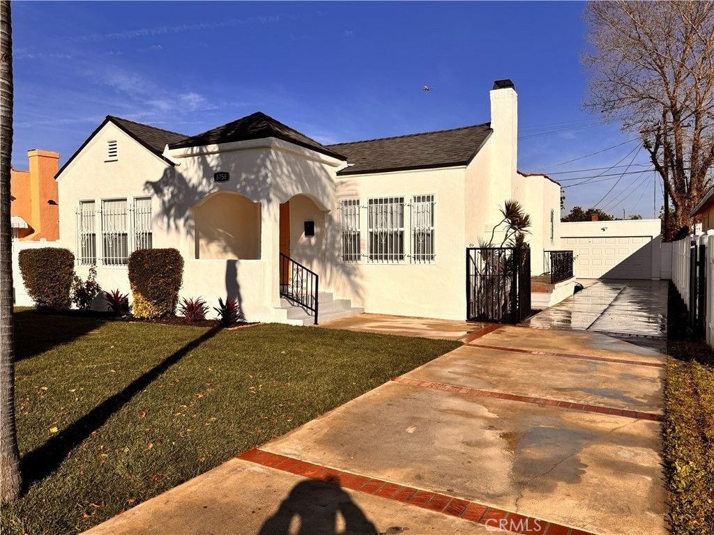 Photo of 8758 S Hobart Blvd, Los Angeles, CA 90047 (MLS # PW26074966)