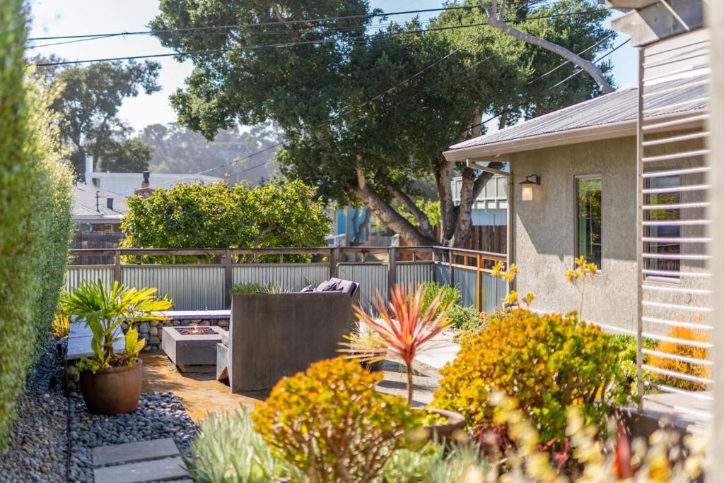 210 Venetian Road