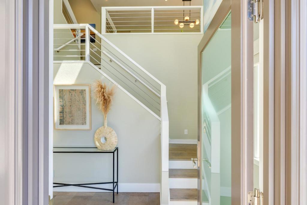 210 Venetian Road