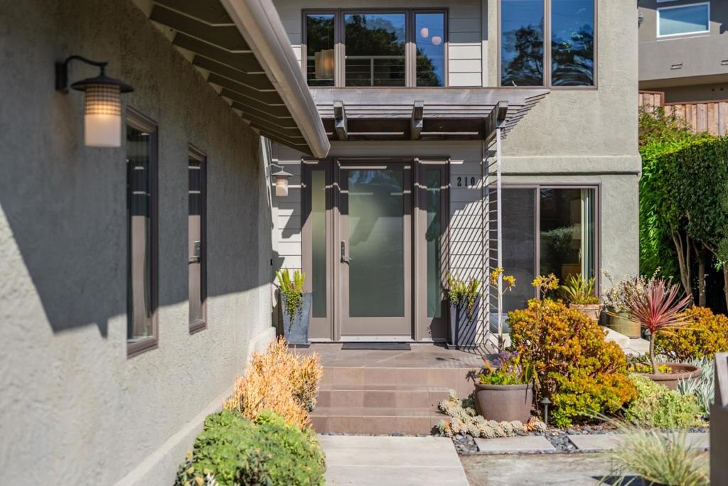 210 Venetian Road