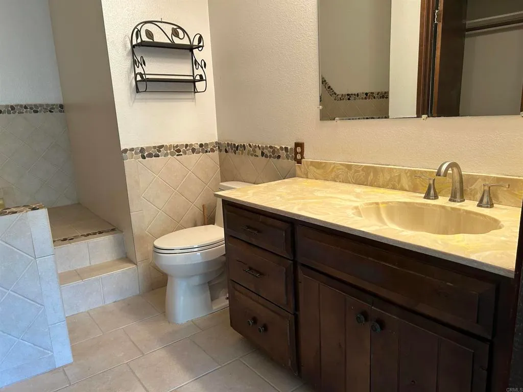 Jamul, California 91935, United States, 4 Bedrooms Bedrooms, ,4 BathroomsBathrooms,Residential,Active,255321