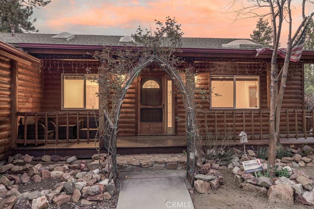 457 E Mountain View