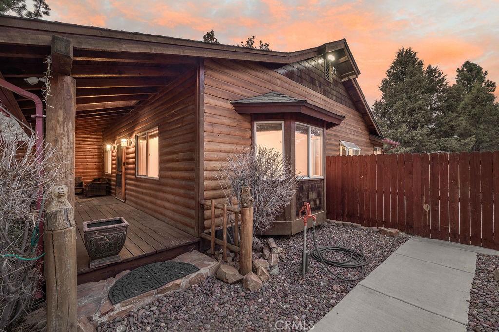 457 E Mountain View