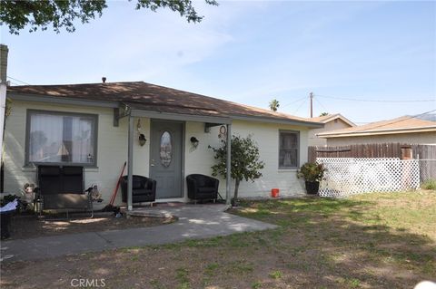 Photo of 205 S Vernon Avenue, Azusa, CA 91702 (MLS # CV26055591)
