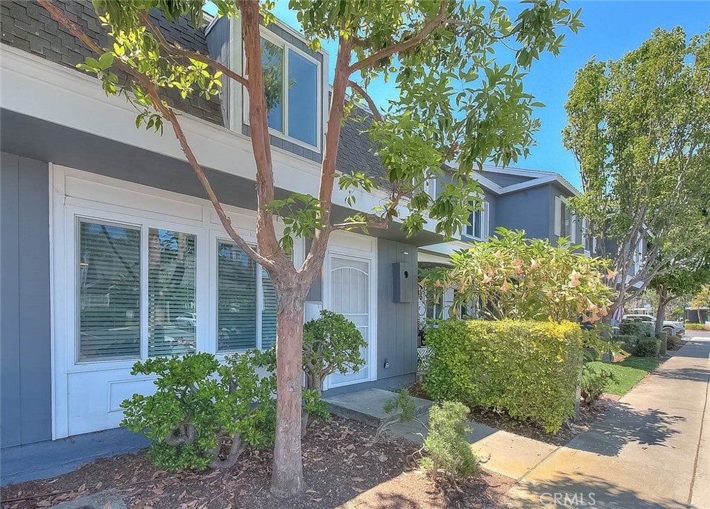 164 Lexington LN
