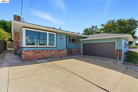 Photo of 2724 Benedict Dr Dr, San Leandro, CA 94577 (MLS # 41127049)