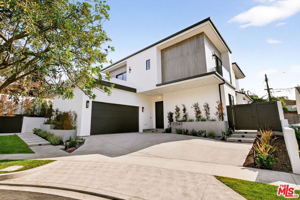 Photo of 11340 Regent Street, Los Angeles, CA 90066 (MLS # 26640463)