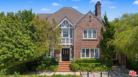 Photo of 644 N Cherokee Avenue, Los Angeles, CA 90004 (MLS # 26862129)