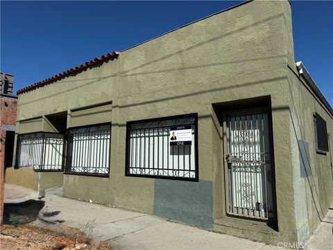 Photo of 4534 Eagle Rock Blvd, Eagle Rock, CA 90041 (MLS # SR25185612)