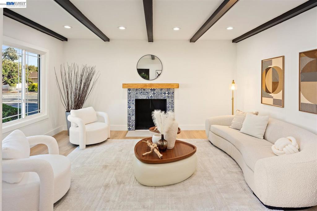 1901 Juarez Ct