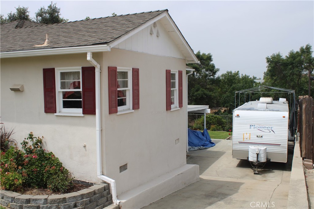 619 Beverly