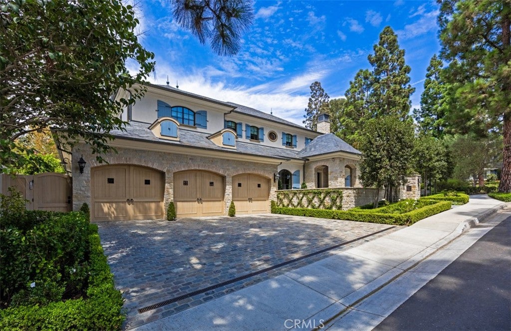 7 Oakmont Lane