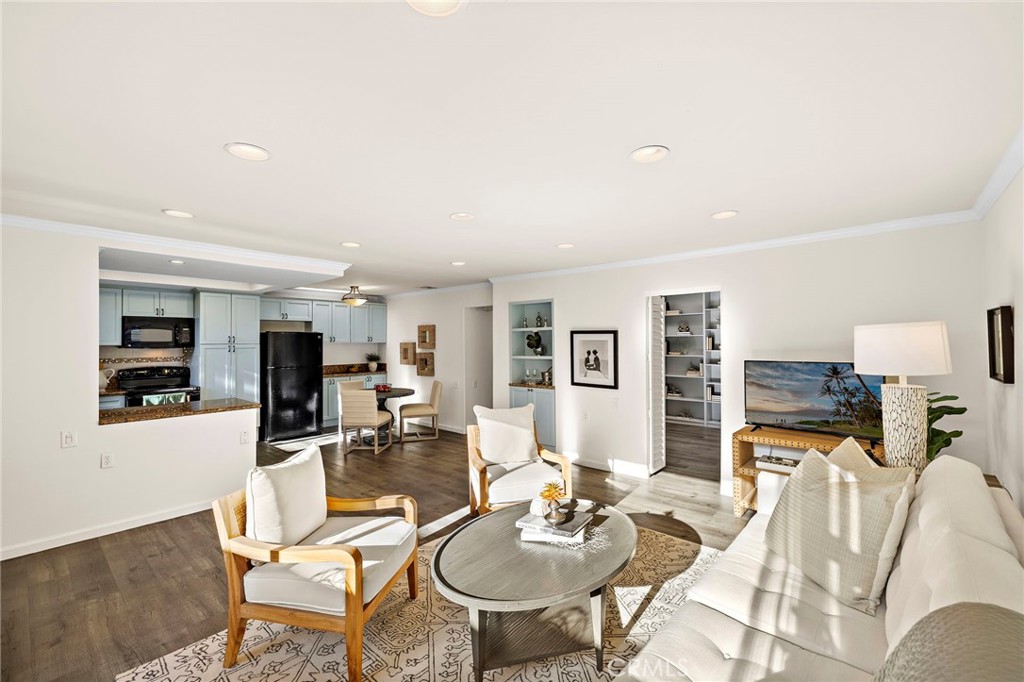 439 Avenida Sevilla A