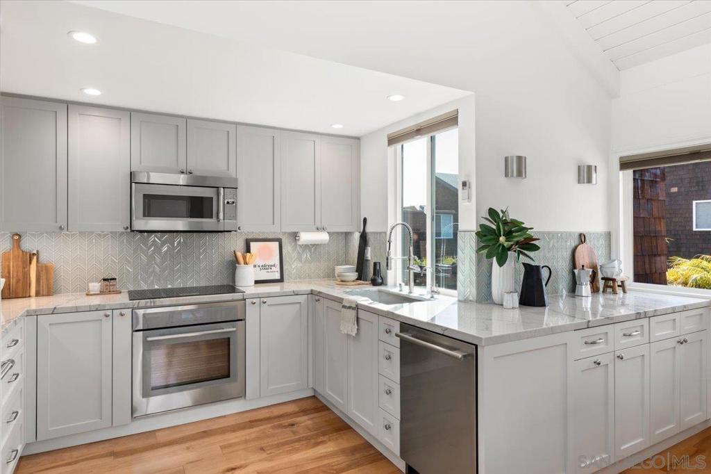 325 S Sierra Ave 26