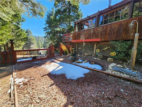 Photo of 372 Cedarbrook Drive, Twin Peaks, CA 92391 (MLS # IG26056379)