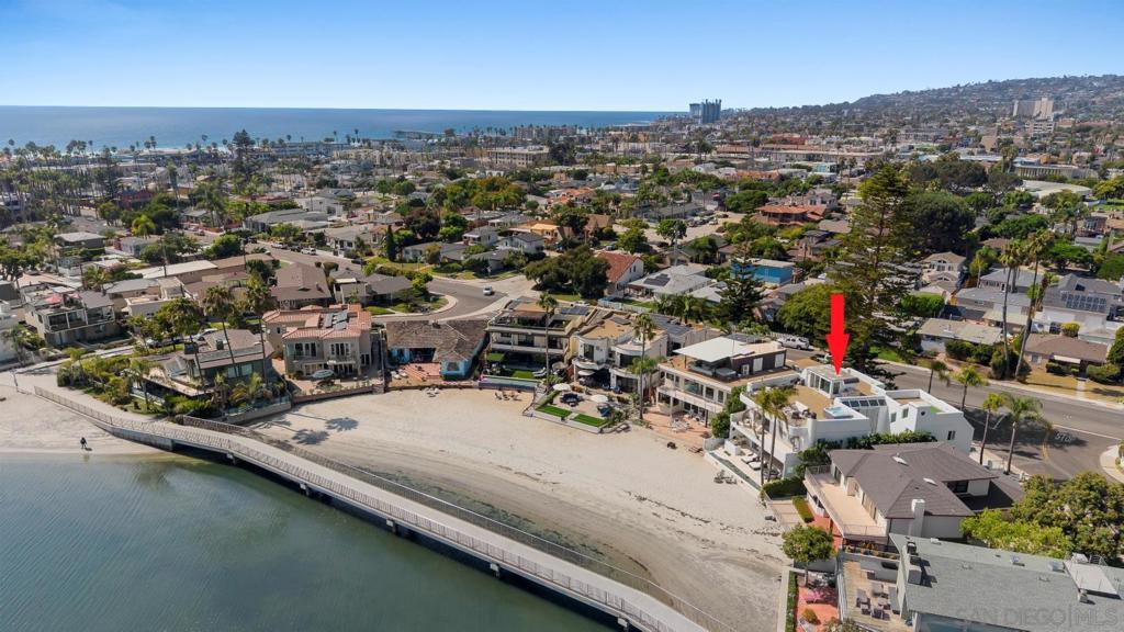 1053 E Briarfield Dr