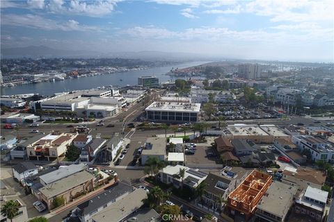 522 Clubhouse Avenue 1/2 Newport Beach CA 92663