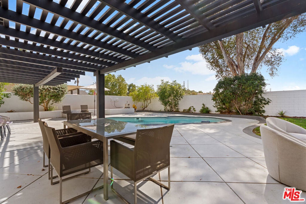 25401 Champlain Road, Laguna Hills CA 92653 - Photo 19