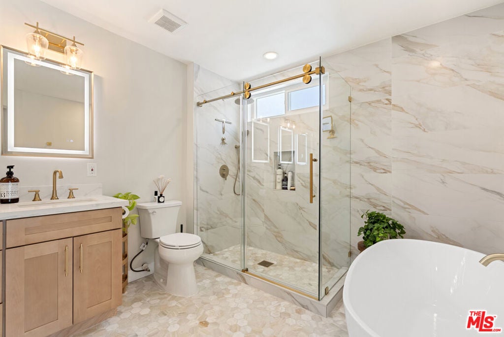 25401 Champlain Road, Laguna Hills CA 92653 - Photo 12