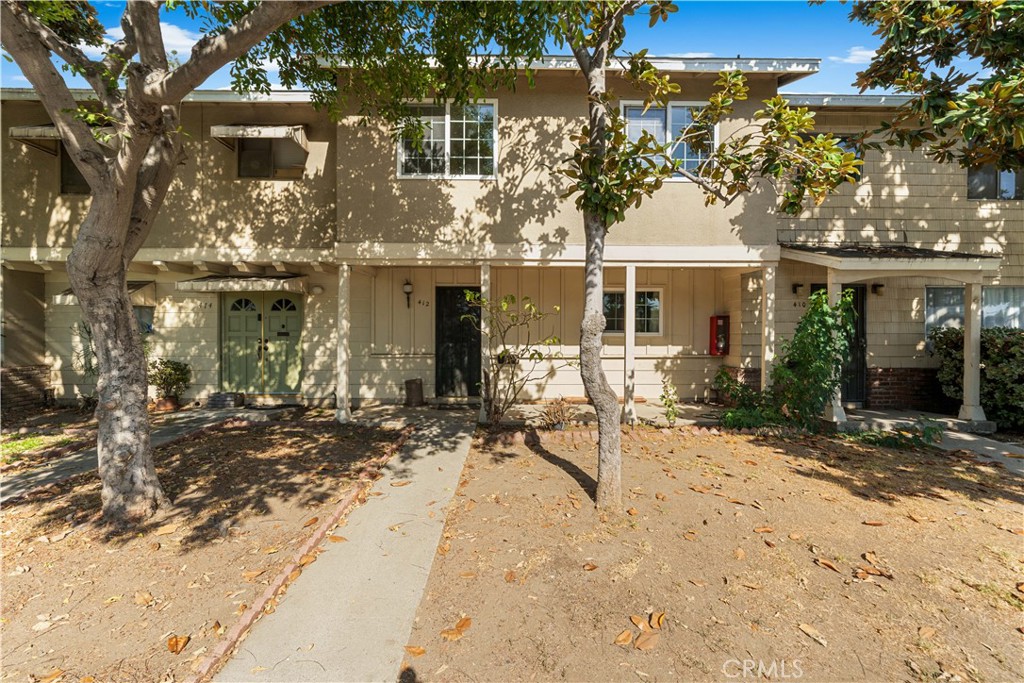412 N Cerritos Avenue