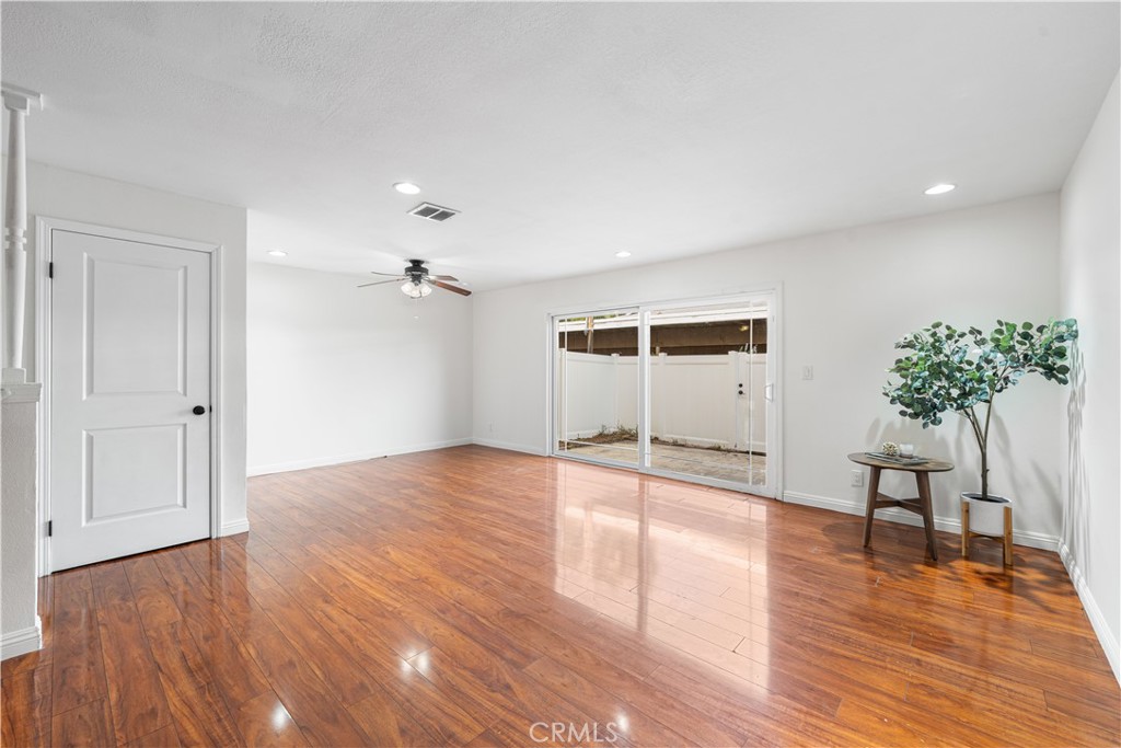 412 N Cerritos Avenue