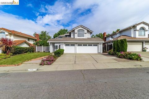 Photo of 139 Farragut Street St, Hercules, CA 94547 (MLS # 41130816)