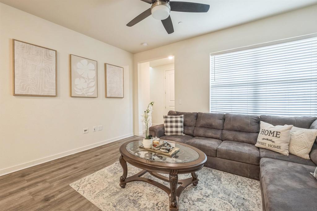 885 Blackstone