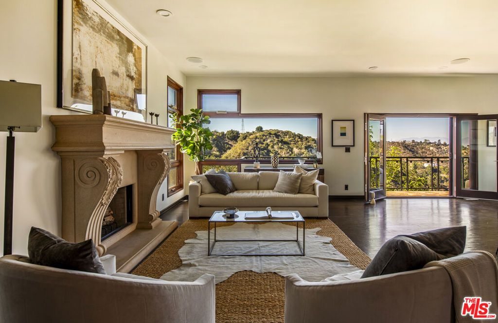 Photo of 2125 Kew Drive, Los Angeles, CA 90046 (MLS # 25612501)