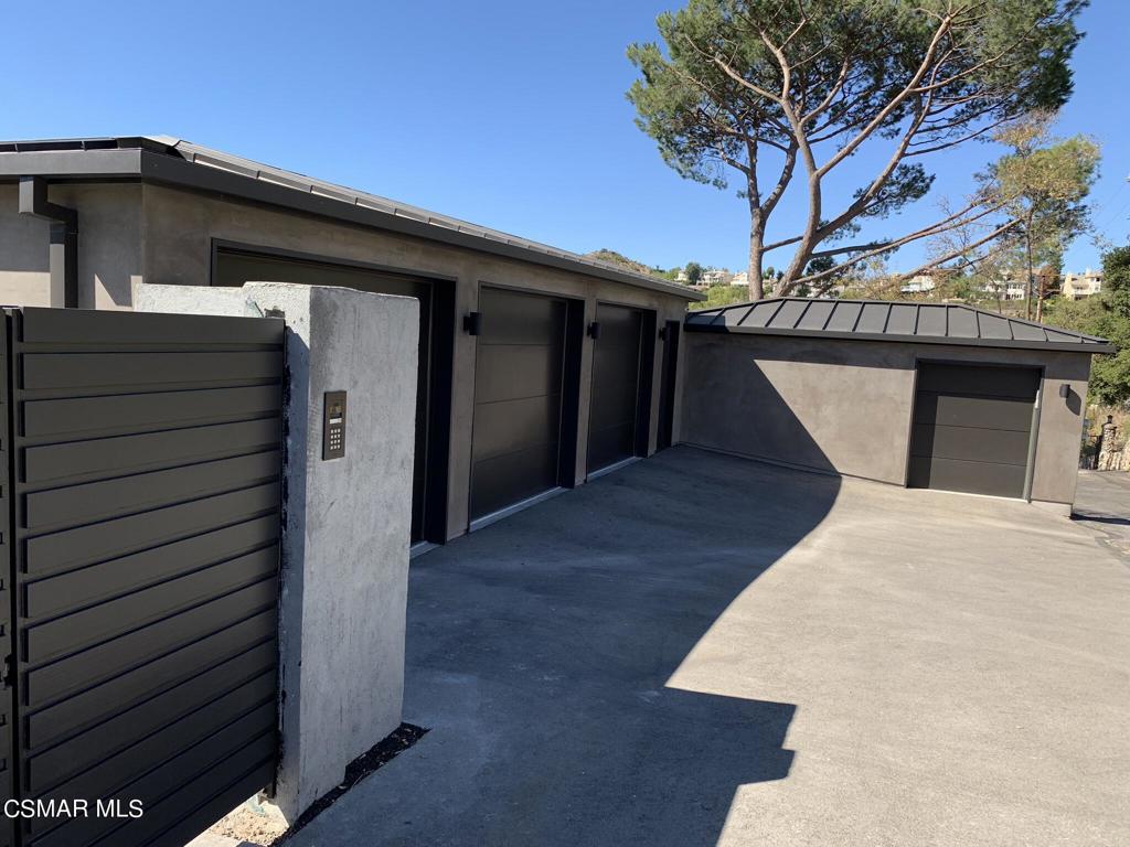 844 Lake Sherwood Drive