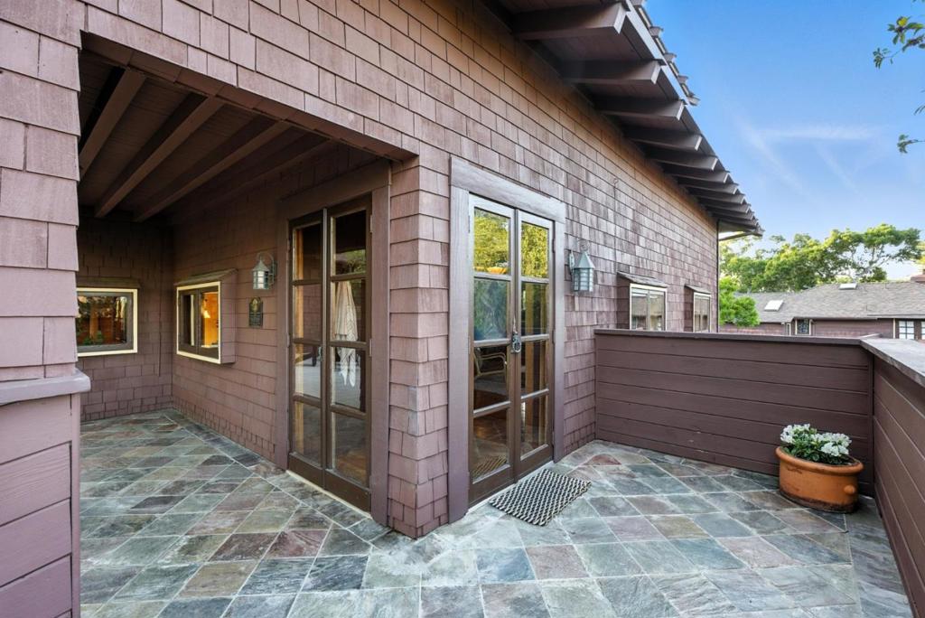 Properties 4 600 Martin Street