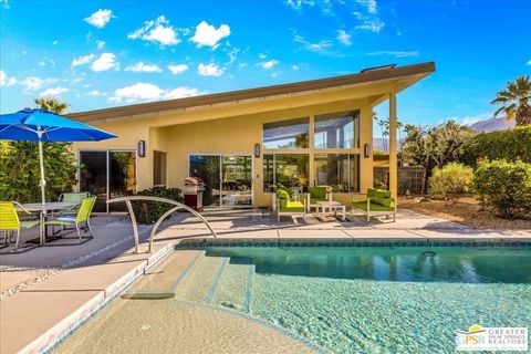 Photo of 1554 E San Lucas Road, Palm Springs, CA 92264 (MLS # 25604869PS)