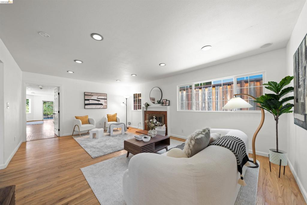 4833 Shetland Ave.