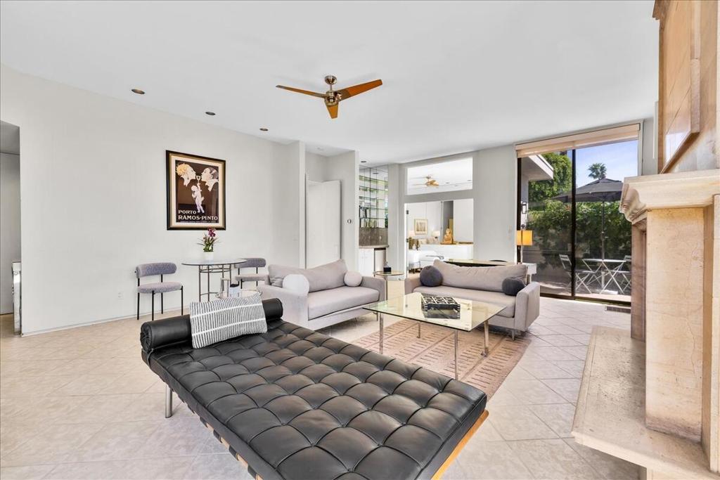 130 W Racquet Club Road 419