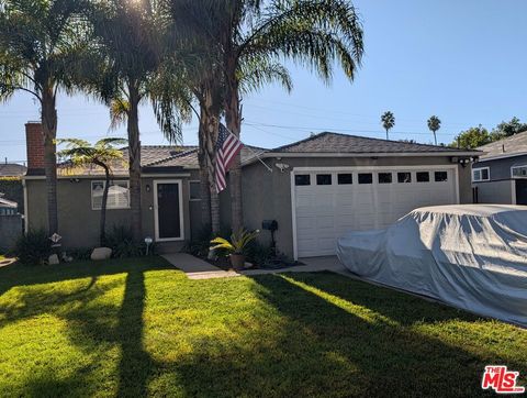 Photo of 3959 Globe Avenue, Culver City, CA 90230 (MLS # 25566191)