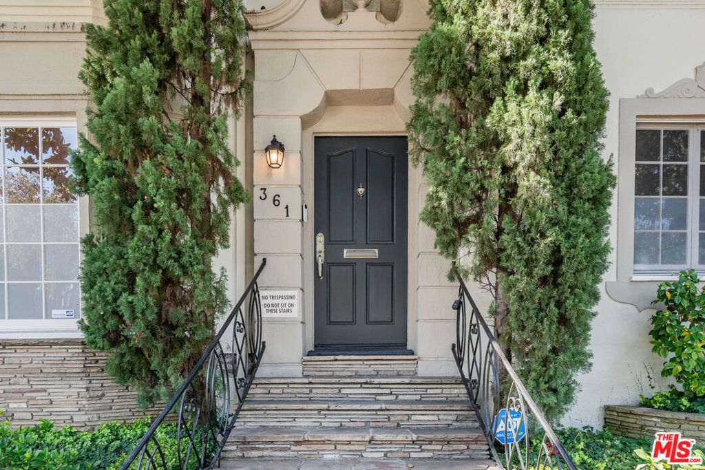 Photo of 361 S Doheny Drive, Beverly Hills, CA 90211 (MLS # 26649003)