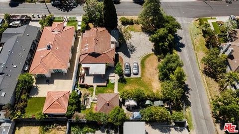 5454 Aura Avenue Tarzana CA 91356