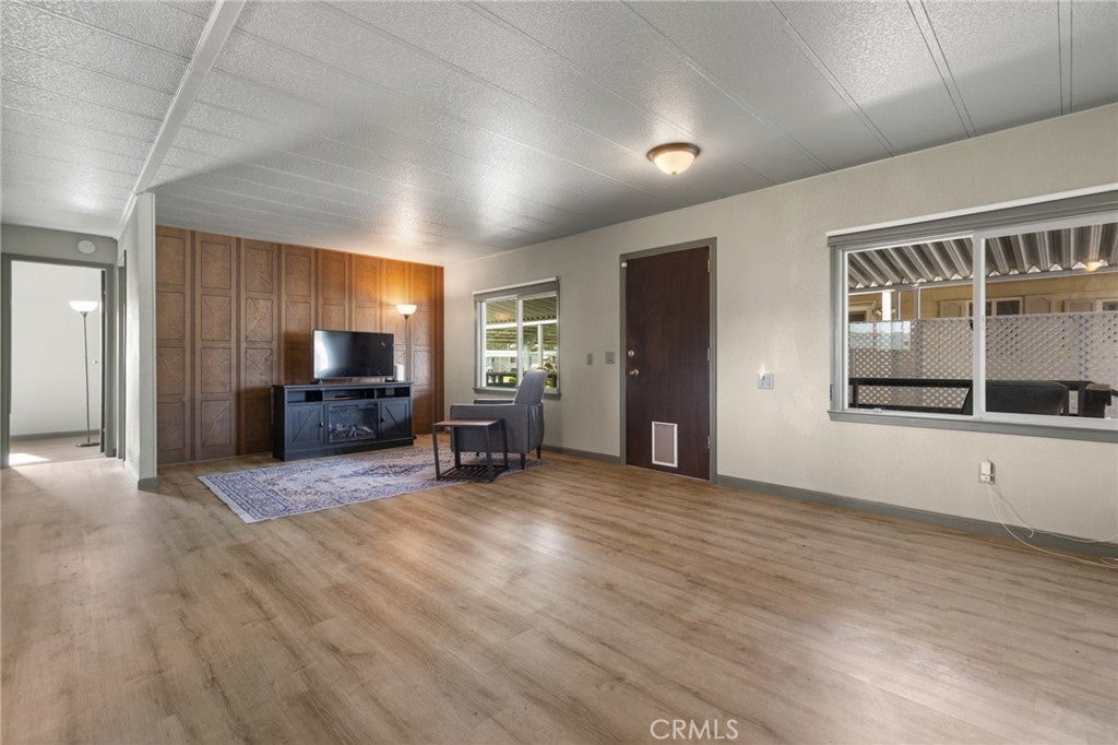701 E Lassen Avenue 39