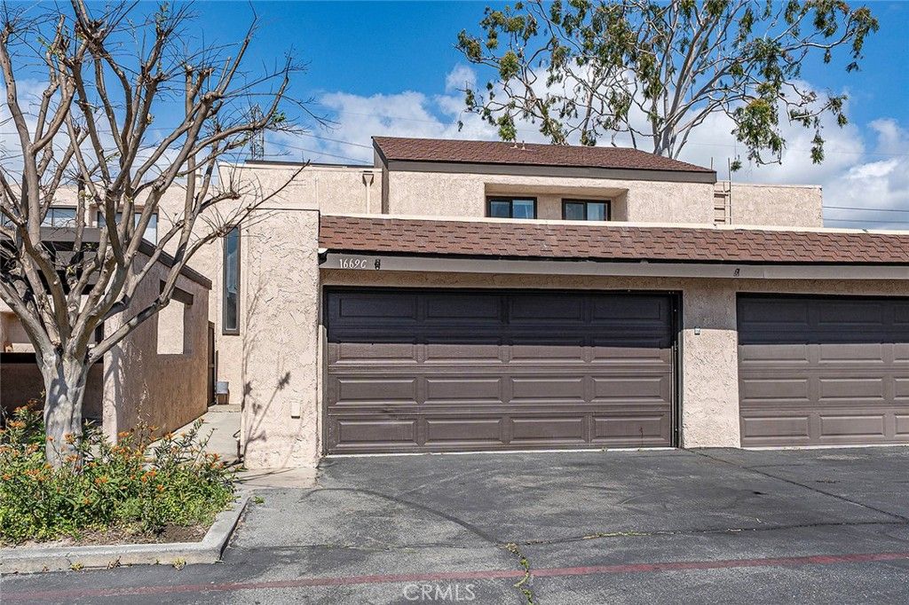 Photo of 1669 S Heritage Cir #C, Anaheim, CA 92804 (MLS # OC26050806)